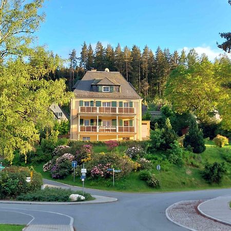 Ferienwohnungen Villa Goldbrunnen باد إلستر المظهر الخارجي الصورة